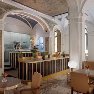 4* Отель Maison Piazza Di Spagna Esperienze