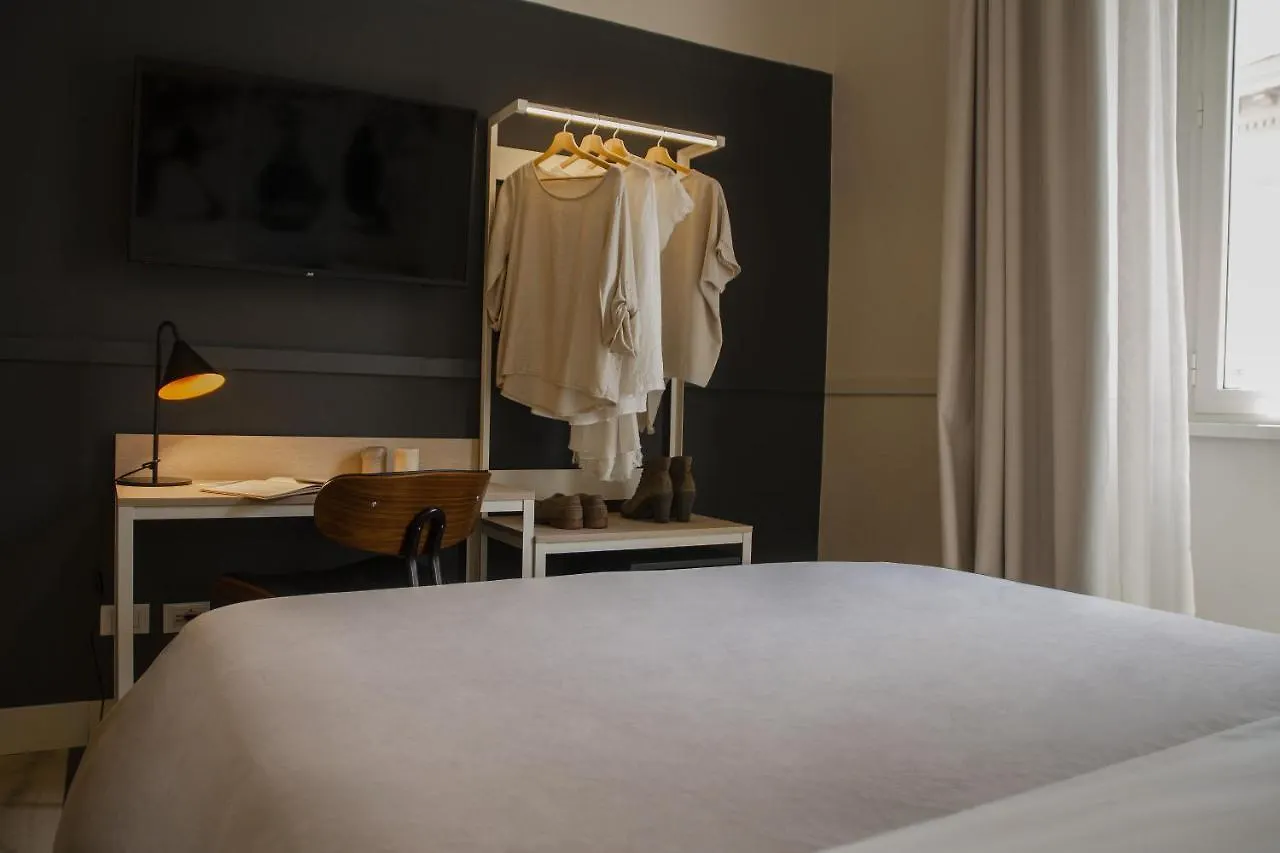 Room Select Via Veneto Рим 4*,  Италия