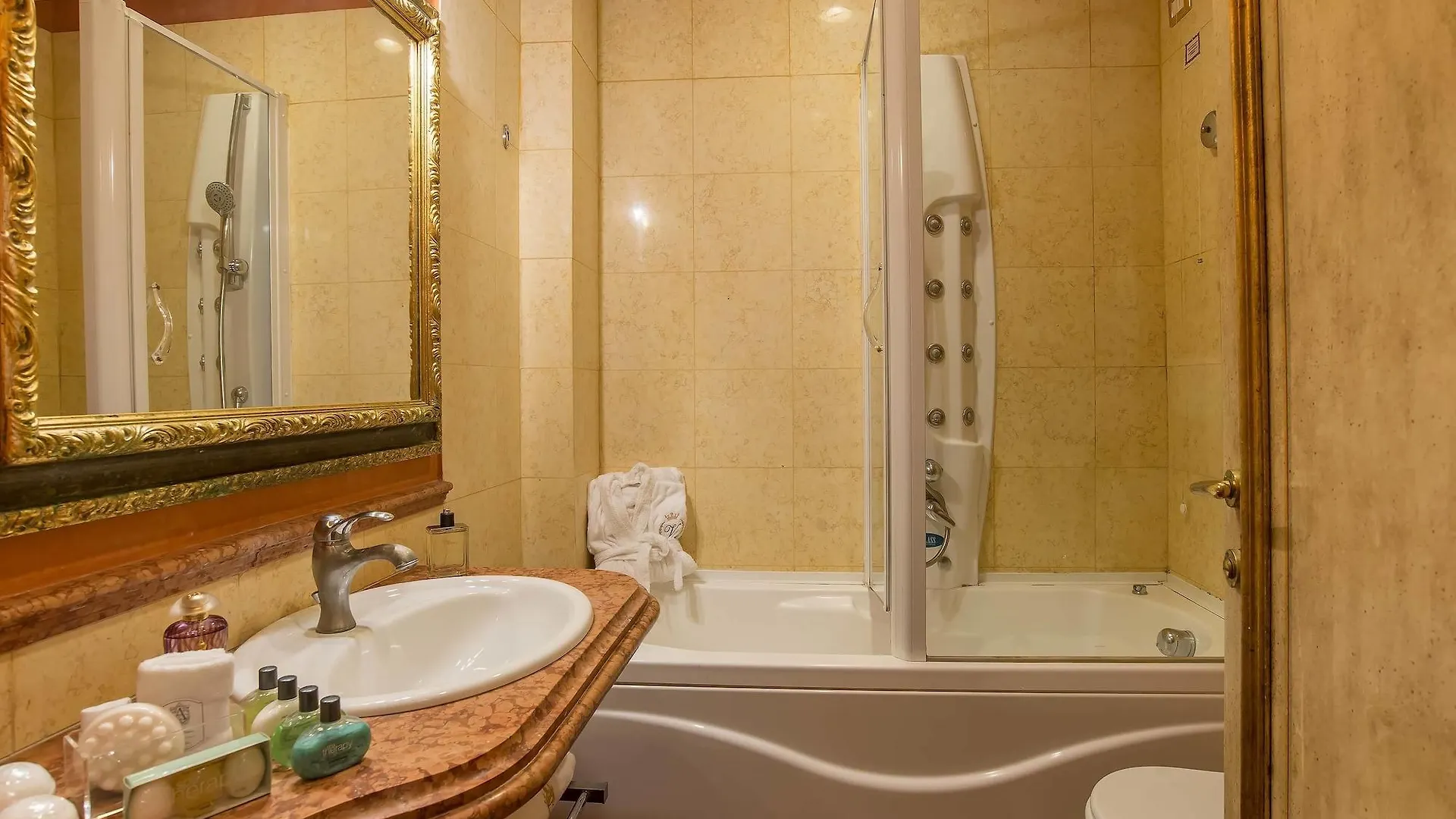Отель Room Select Via Veneto Рим
